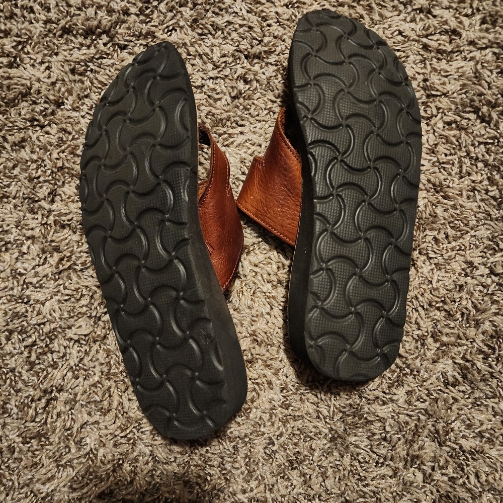 New Womens Brown Sandles - Picture 2 of 2